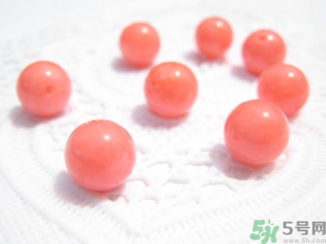 冬季化妝用什么唇色？唇色就用珊瑚色
