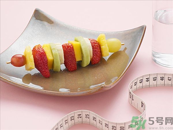 菠蘿和什么榨汁好喝？菠蘿榨汁加什么好喝？