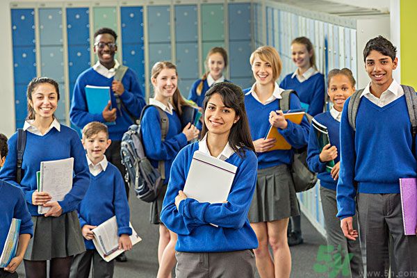 14歲男生怎樣變帥？我14歲怎么讓自己變帥？