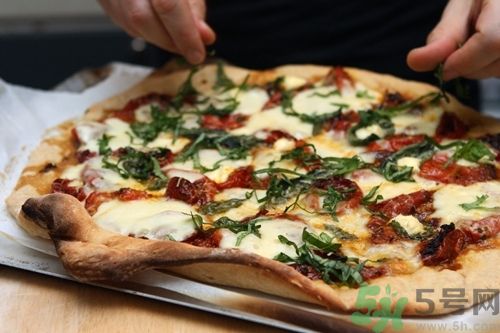 誰說吃pizza會變胖？瑪格麗特披薩 不會變胖的披薩吃法