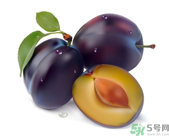 1.保養(yǎng)皮膚：水果中含豐富的抗氧化物質(zhì)維生素E和微量元素，可以滋養(yǎng)皮膚，其美容效果可不是一般的化妝品可比的。