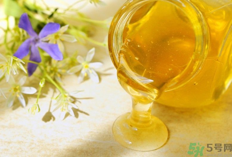 寶寶能吃蜂蜜嗎？怎么給寶寶吃蜂蜜才好？