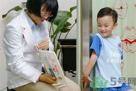 口吃是結(jié)巴嗎？口吃怎么辦能矯正嗎？