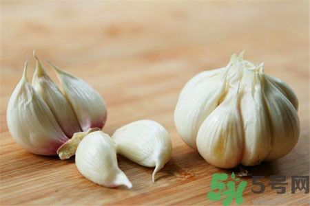 吃大蒜能降血壓?jiǎn)幔看笏獍l(fā)芽了還能吃嗎？
