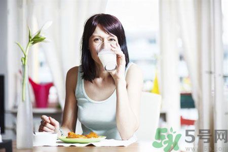降低膽固醇的方法有哪些？降低膽固醇吃什么好？