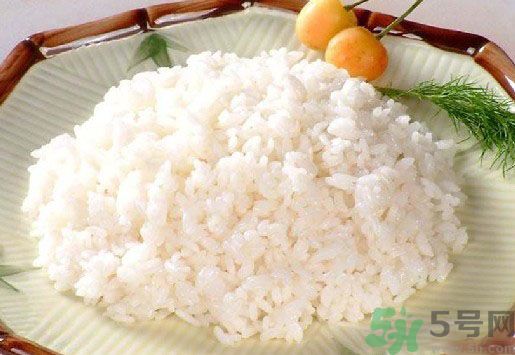 蒸飯?jiān)趺醋龊贸?？蒸飯要什么步驟?