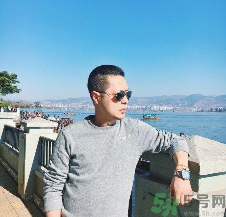 47歲老爸顏值逆天 47歲老爸保養(yǎng)怎么做的？