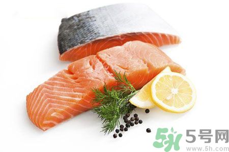 長痘痘肌膚干燥怎么辦？肌膚干燥吃什么食物好？