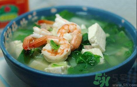 菠菜可以喝豆腐一起吃嗎？菠菜可以喝蝦一起吃嗎？