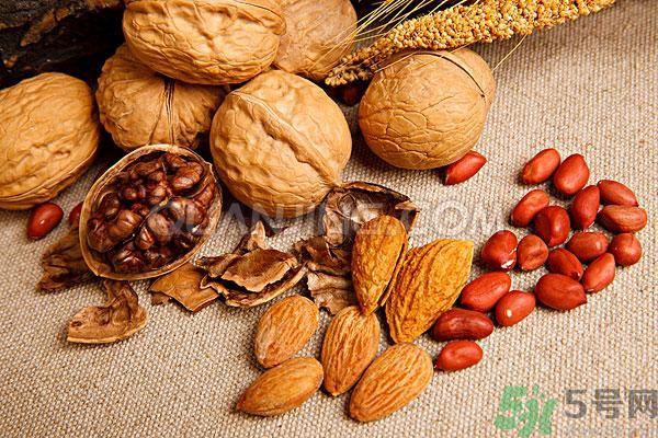 吃新鮮水果能抗皺嗎？防皺紋要吃什么？