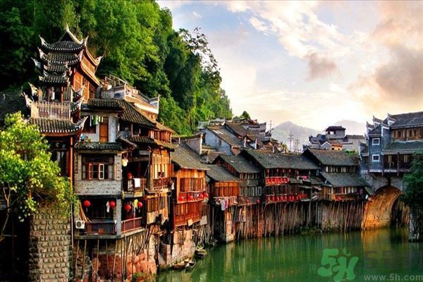 什么地方適合情侶旅游?旅游帶什么東西？