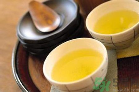 牙齒發(fā)黃怎么辦？牙齒怎么變白？