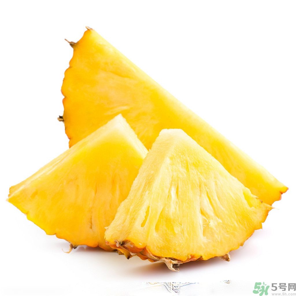 菠蘿發(fā)黑能吃嗎？菠蘿為什么要用鹽水泡？