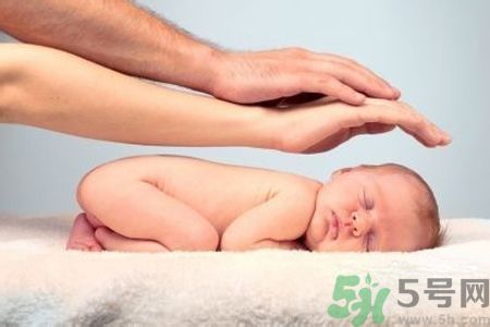 寶寶不睡覺(jué)怎么辦？寶寶不睡覺(jué)怎么回事？