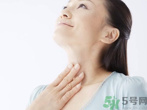 ?17歲女生有喉結(jié)正常嗎？17歲女生喉結(jié)突出怎么辦？