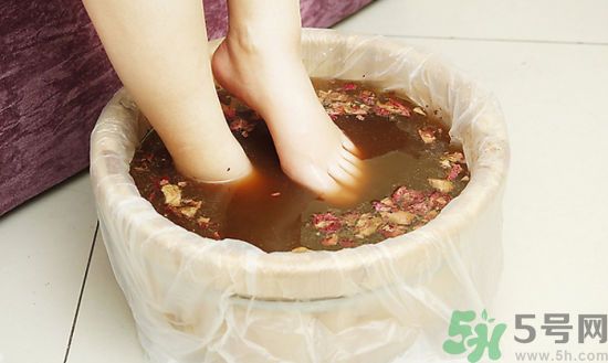 泡腳有什么好處？泡腳有什么禁忌？