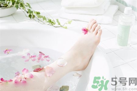 經(jīng)期可以洗澡嗎？經(jīng)期可以洗頭嗎？