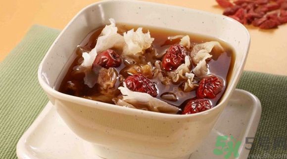 貧血吃什么補(bǔ)血？貧血吃阿膠好嗎？