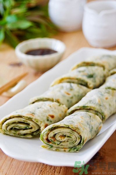 香椿雞蛋餅怎么做？香椿煎蛋餅做才能好吃？