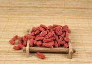 枸杞干吃好還是泡水好？枸杞怎么吃效果最好？