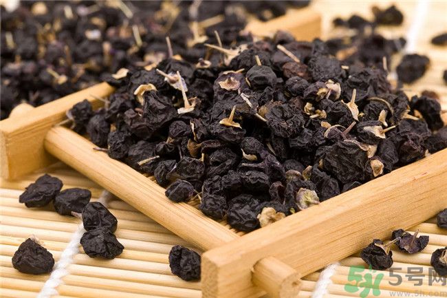黑枸杞有什么功效？黑枸杞的好處有哪些？
