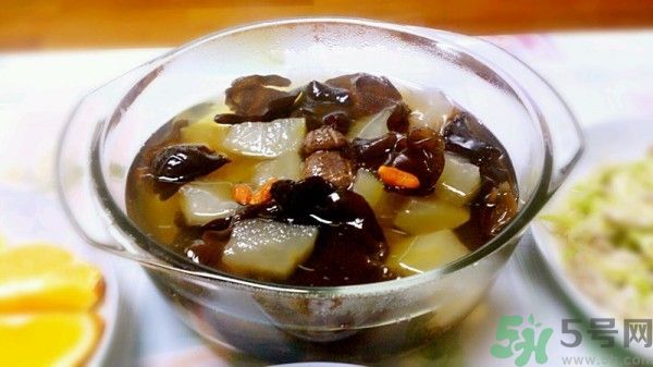 黑木耳可以治便秘嗎？黑木耳有什么食療的方法？