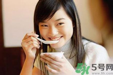 胃潰瘍吃什么食物好？調(diào)理胃潰瘍的方法有哪些？