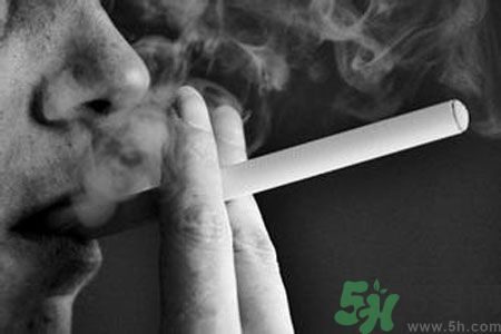 胃潰瘍可以抽煙嗎？胃潰瘍抽煙好嗎？