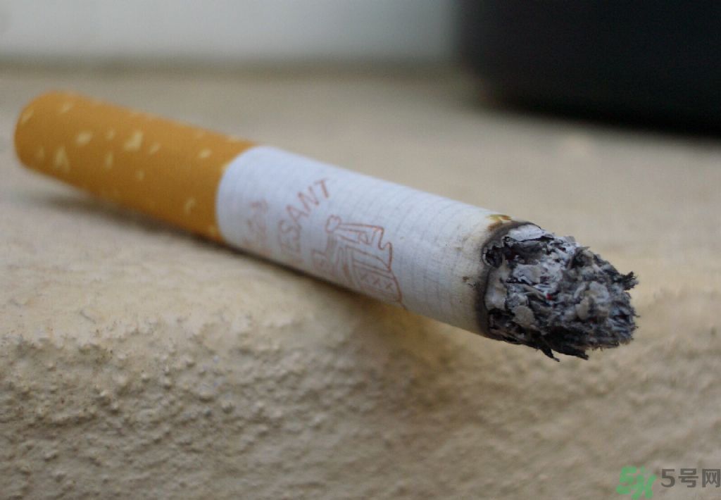 胃潰瘍可以抽煙嗎？胃潰瘍抽煙好嗎？