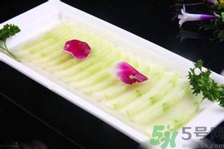 冬瓜可以去眼袋嗎？冬瓜怎么去眼袋？