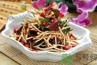 黃瓜可以和魚(yú)腥草涼拌一起吃嗎？黃瓜涼拌魚(yú)腥草好吃嗎？