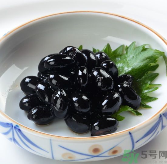 黑豆要泡多久才會軟？黑豆要越泡越久嗎？