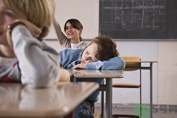 高中生上課容易走神怎么辦？高中生上課如何提高注意力？