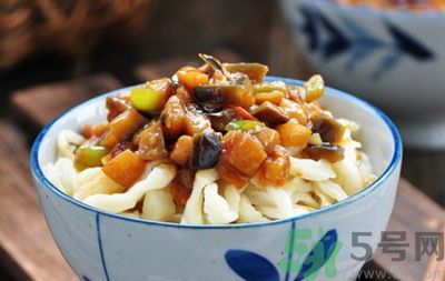 茄子肉丁打鹵面怎么做？茄子肉丁打鹵面好吃嗎？