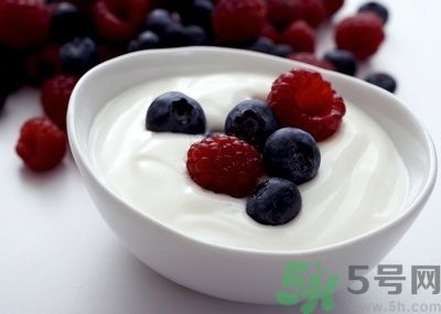 每天喝檸檬水可以排毒嗎？和檸檬水好不好？