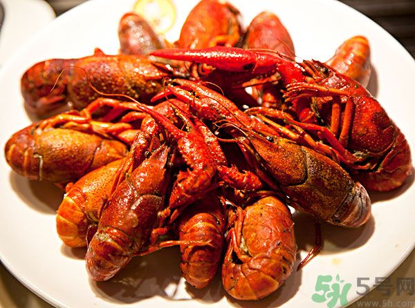 油燜大蝦蝦皮能吃嗎？油燜大蝦能全部吃掉嗎？