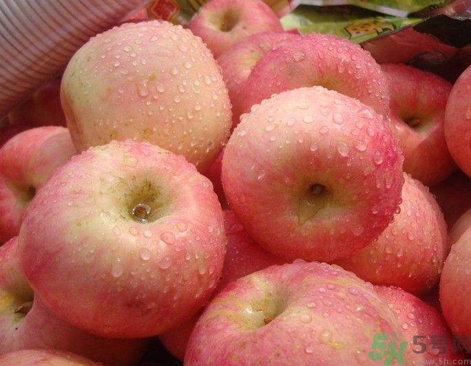 晚上9點以后可以吃蘋果嗎？晚上吃蘋果好不好？