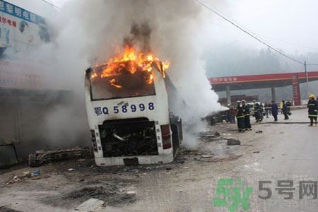 加油過滿汽車起火是怎么回事？汽車加油要注意什么？