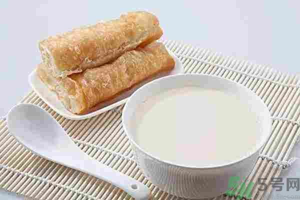 早餐吃面還是包子比較好？早餐吃包子和面健康嗎？
