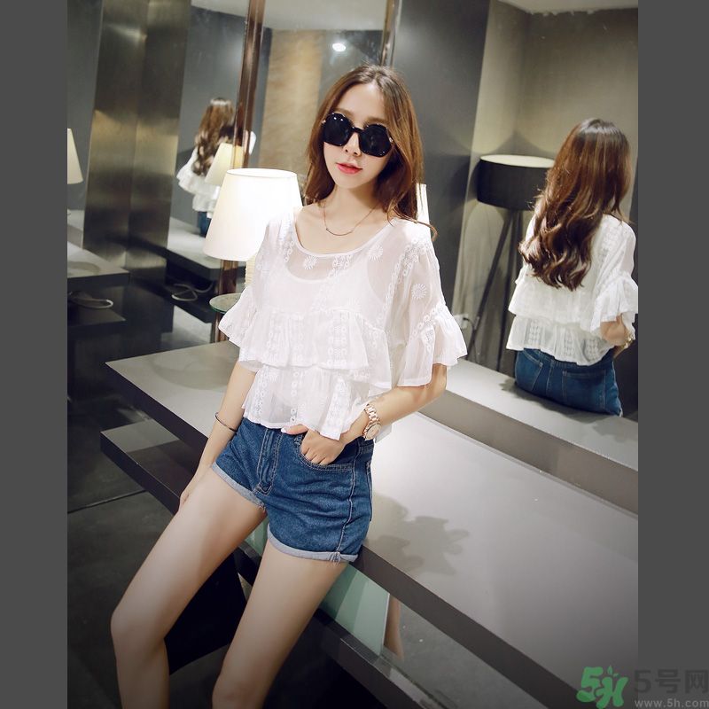 胸小的女生怎么穿衣服好看？胸小的女生怎么穿衣顯得胸大？