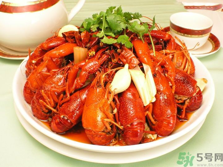 吃海鮮能喝啤酒嗎？吃海鮮為什么不能喝啤酒？