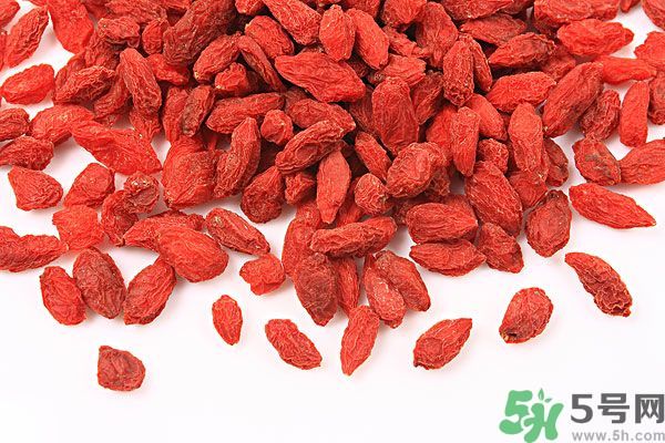 枸杞可以長時(shí)間燉煮嗎？枸杞有什么功效？