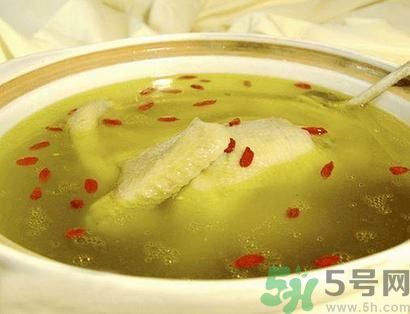 燉雞湯怎么去腥？燉雞湯很腥要怎做才好？