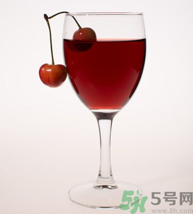 櫻桃泡酒能治療痛風(fēng)嗎？櫻桃泡酒能喝嗎？