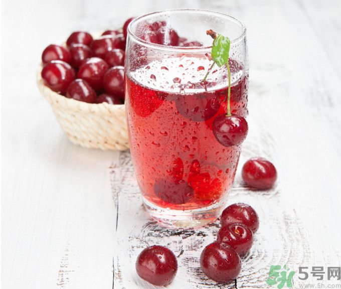 櫻桃泡酒能治療痛風(fēng)嗎？櫻桃泡酒能喝嗎？