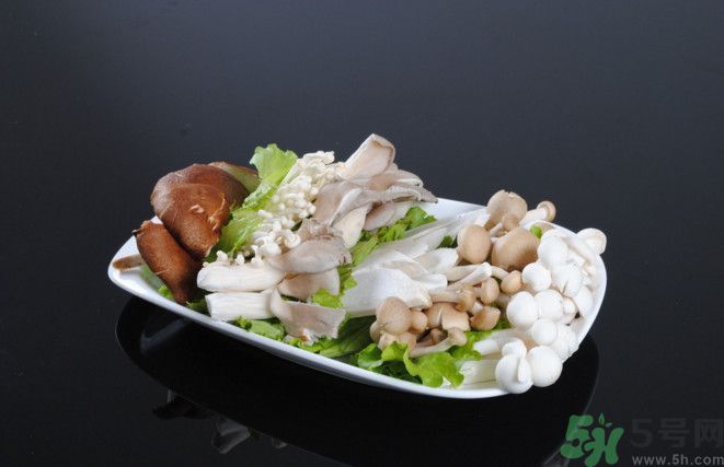 蘑菇能生吃嗎？蘑菇生吃會(huì)中毒嗎？