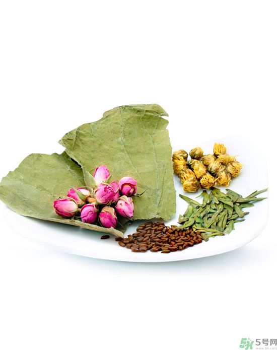 荷葉冬瓜減肥茶的做法是什么？喝荷葉冬瓜減肥茶有什么注意事項？
