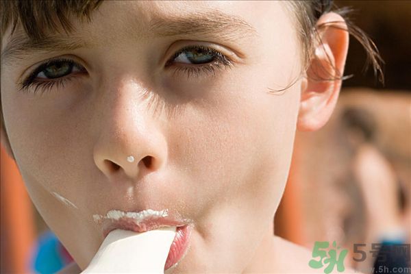 運動后能吃冰淇淋嗎？晚上運動后吃冰淇淋會胖嗎？
