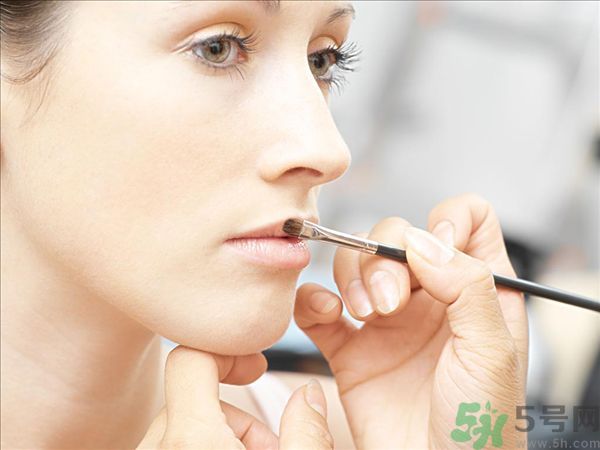 化妝刷如何使用效果好？化妝刷該怎么保養(yǎng)？