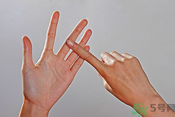 左撇子真的更聰明嗎？左撇子的優(yōu)勢(shì)與劣勢(shì)